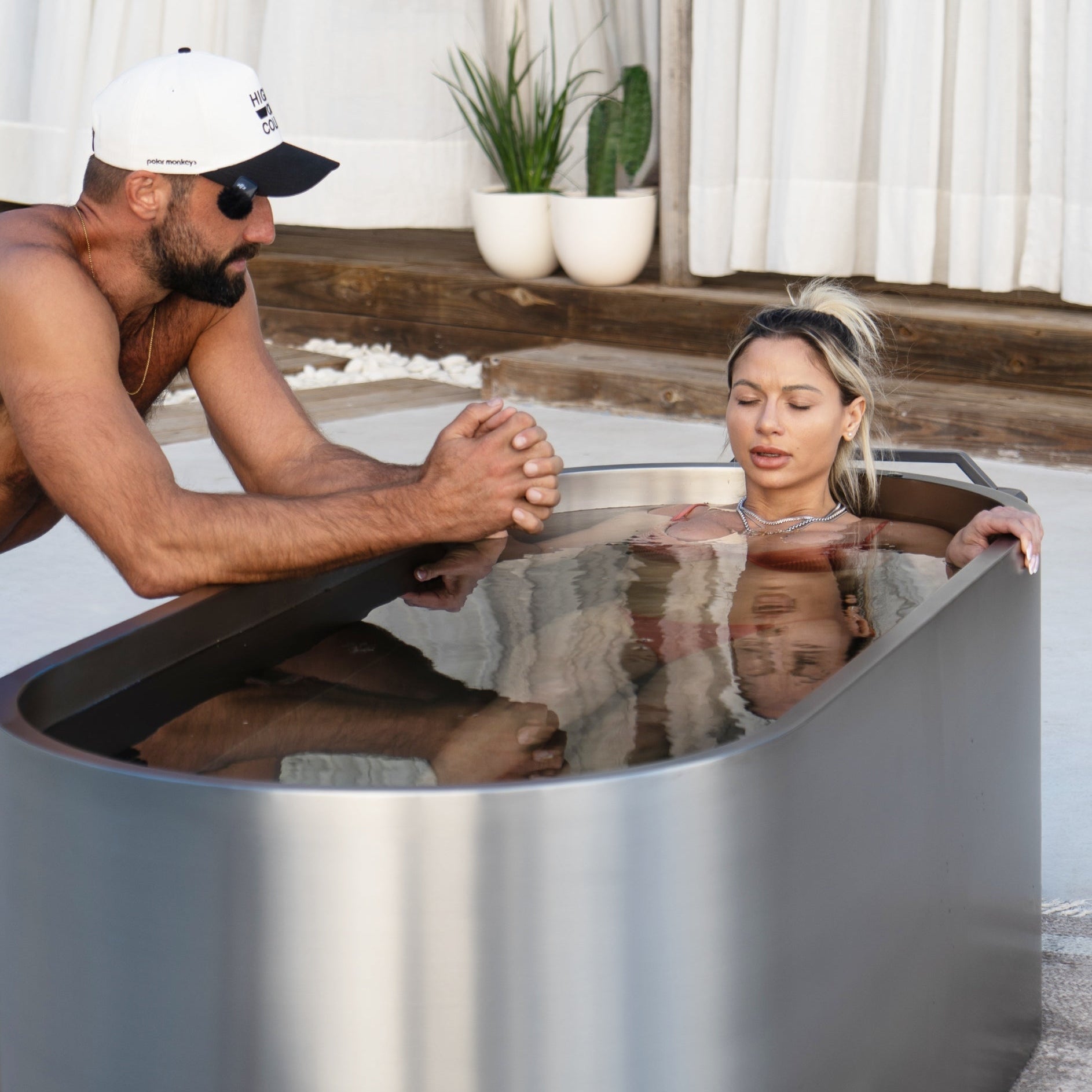 How to manage pH and alkalinity for clear water in a plunge?