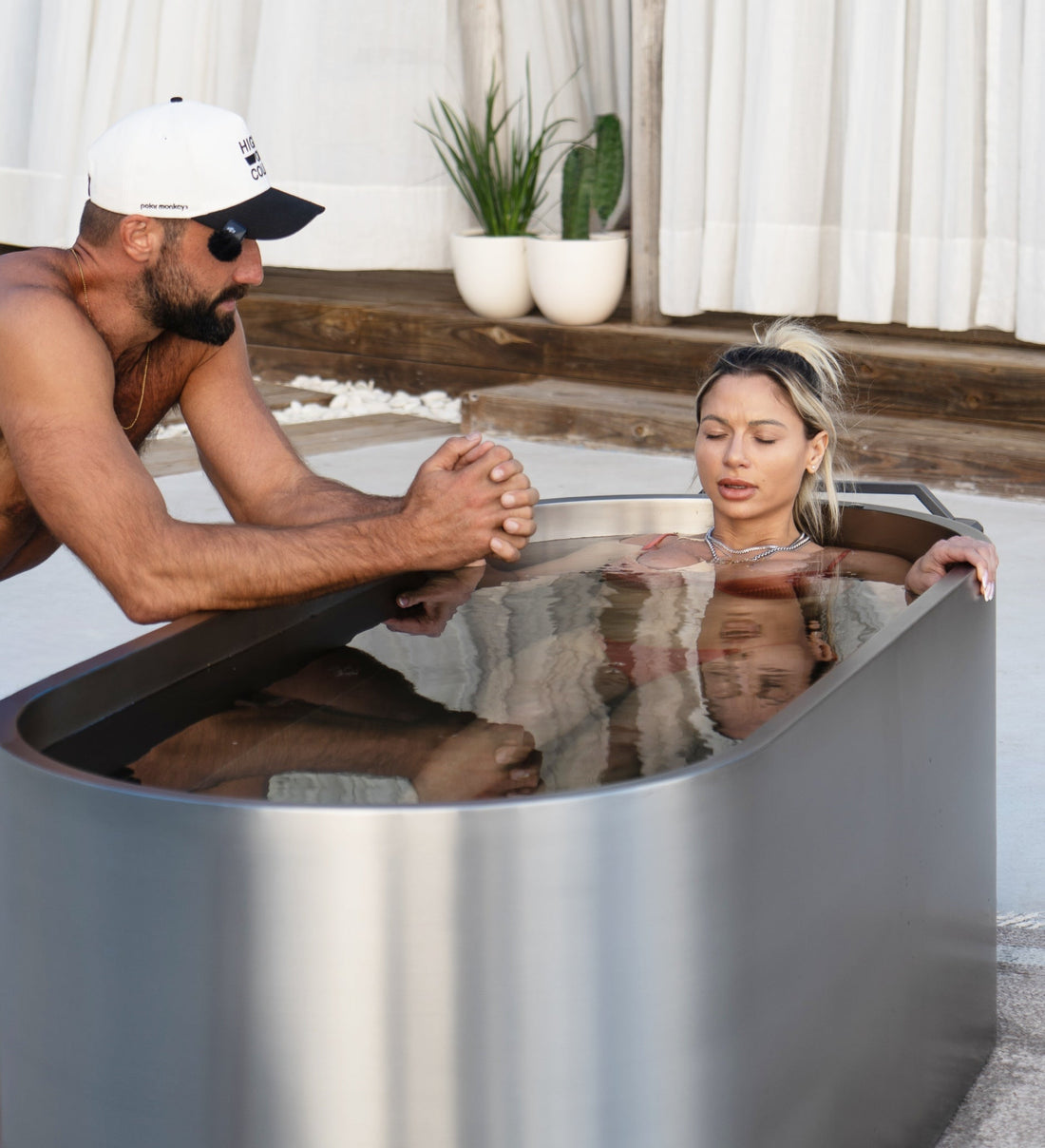 How to manage pH and alkalinity for clear water in a plunge?